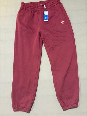 Adidas women’s  Maroon Jogger Sweatpants